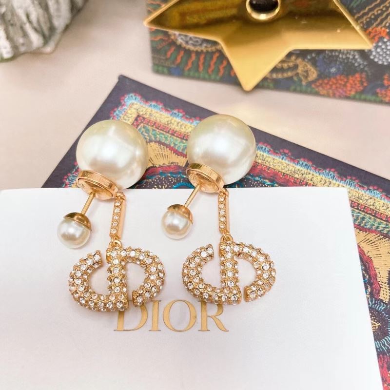chr1st1an D10r earrings